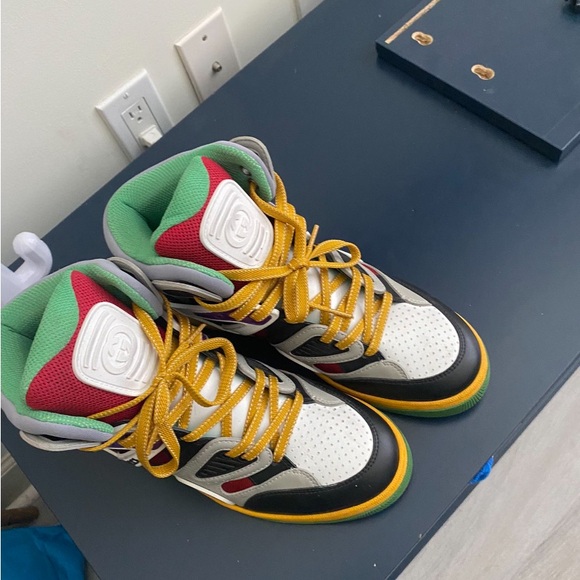 Pre Owned
Come with Box - Picture 3 of 10